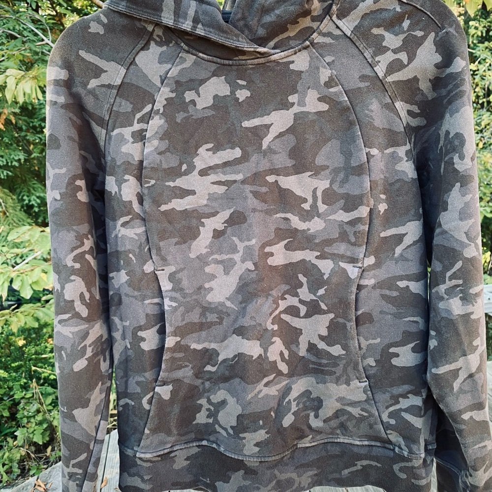 Lululemon camo hoodie size 4 - Picture 2 of 5